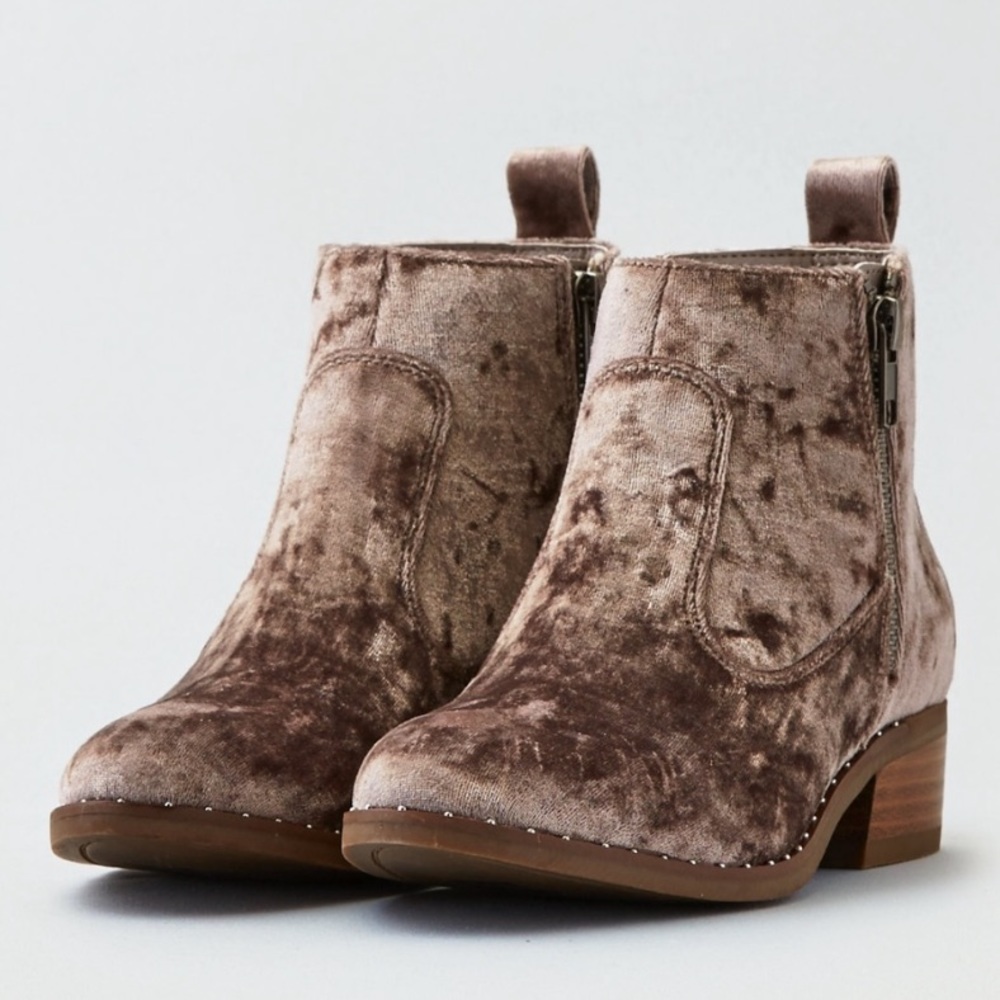 AEO Blush Velvet Bootie